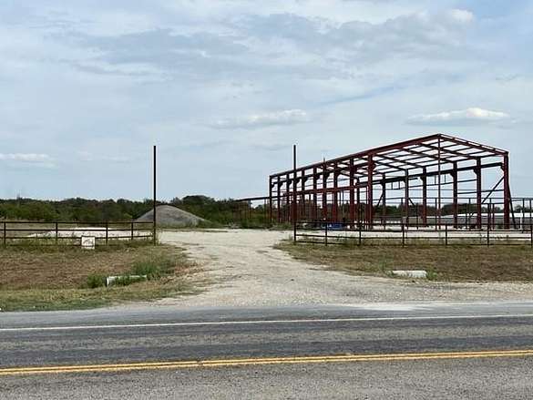 4.5 Acres of Improved Commercial Land for Sale in Pottsboro, Texas