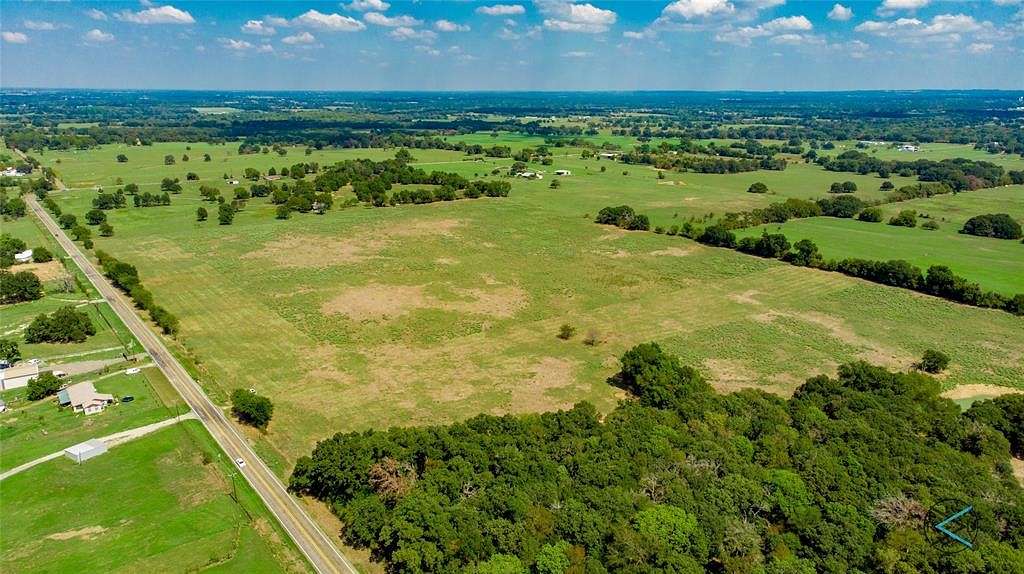 10.4 Acres of Agricultural Land for Sale in Eustace, Texas