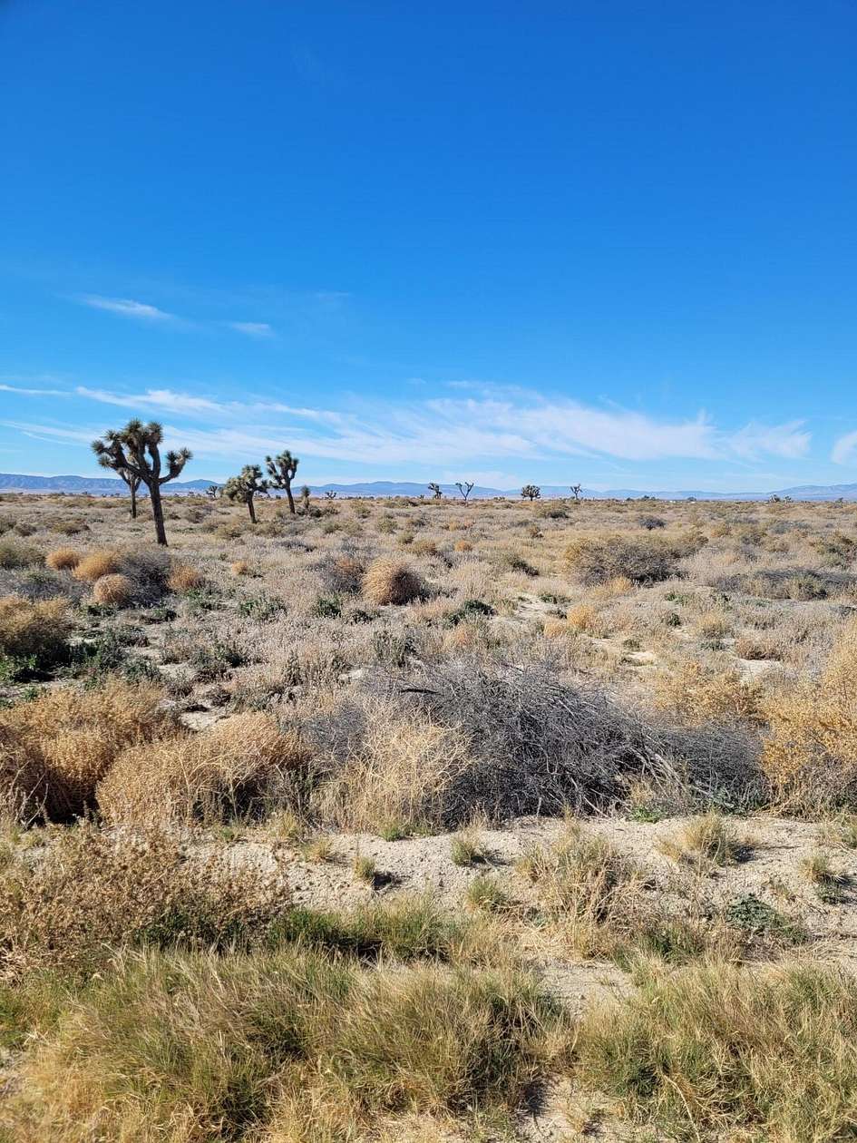 4.73 Acres of Land for Sale in Lancaster, California