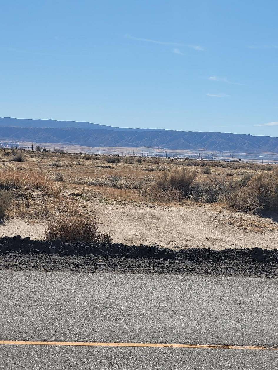 3.38 Acres of Land for Sale in Lancaster, California