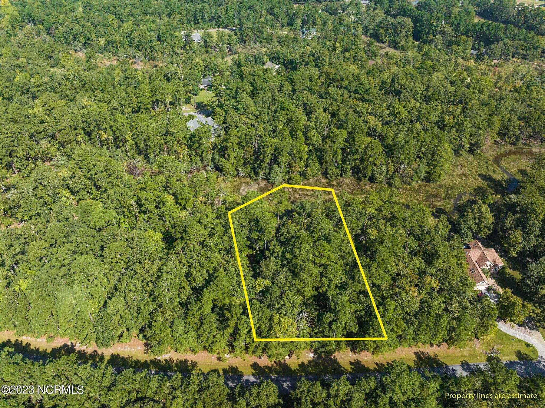 1.1 Acres of Residential Land for Sale in Oriental, North Carolina