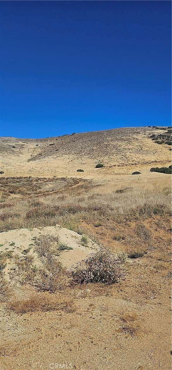 6.528 Acres of Land for Sale in Acton, California