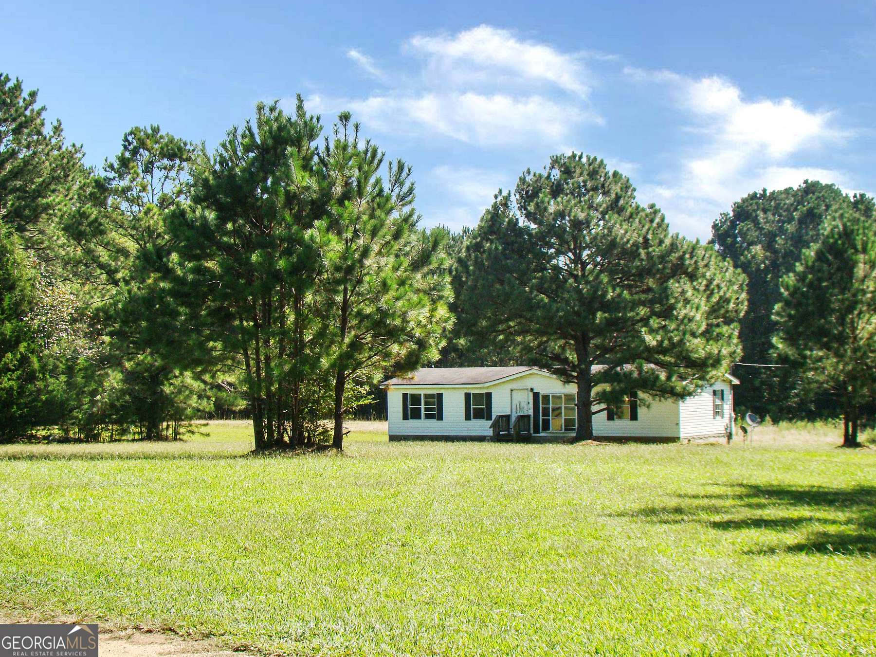 9.4 Acres of Residential Land with Home for Sale in Rutledge, Georgia