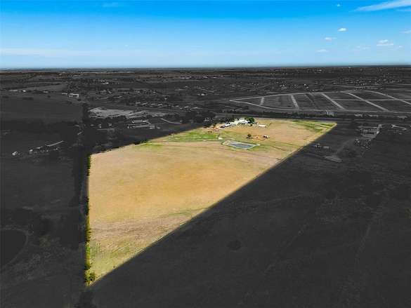 20.1 Acres of Improved Mixed-Use Land for Sale in Godley, Texas