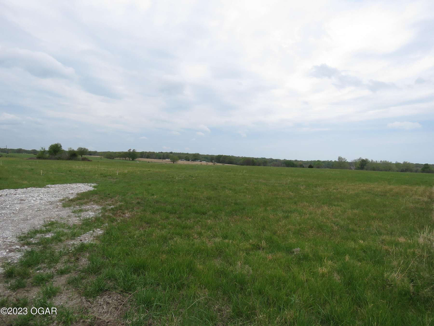 10 Acres of Land for Sale in Neosho, Missouri