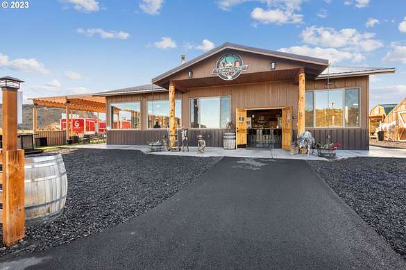 3.4 Acres of Improved Commercial Land for Sale in Terrebonne, Oregon