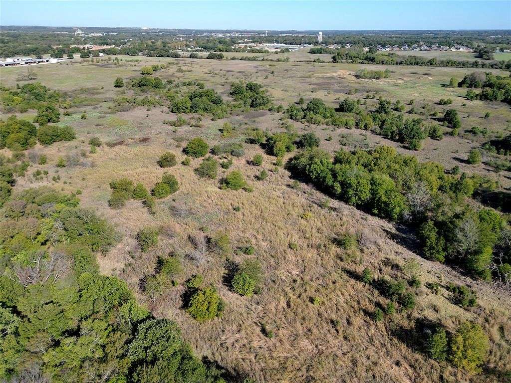 100 Acres of Land for Sale in Bridgeport, Texas