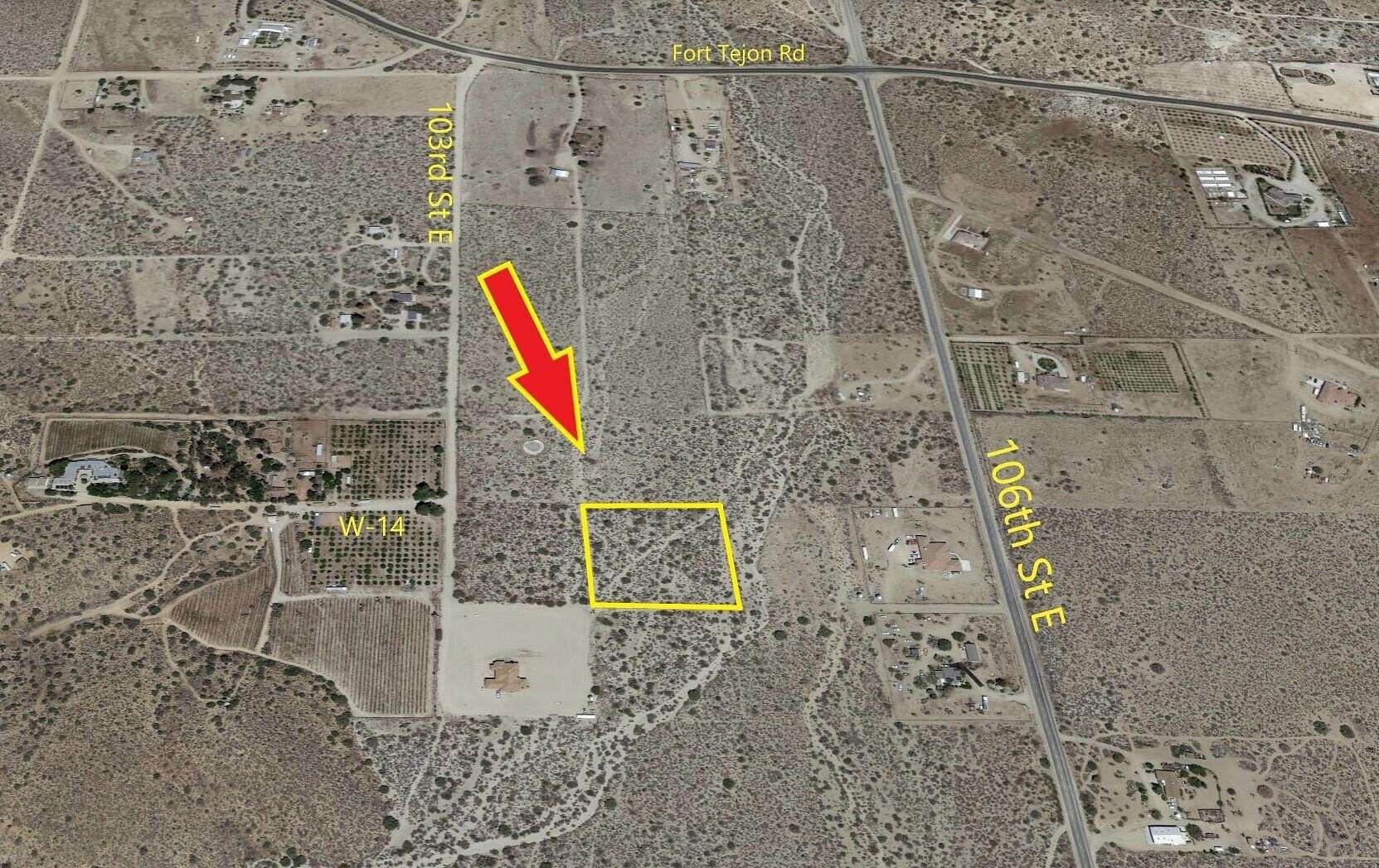 2.5 Acres of Residential Land for Sale in Pearblossom, California