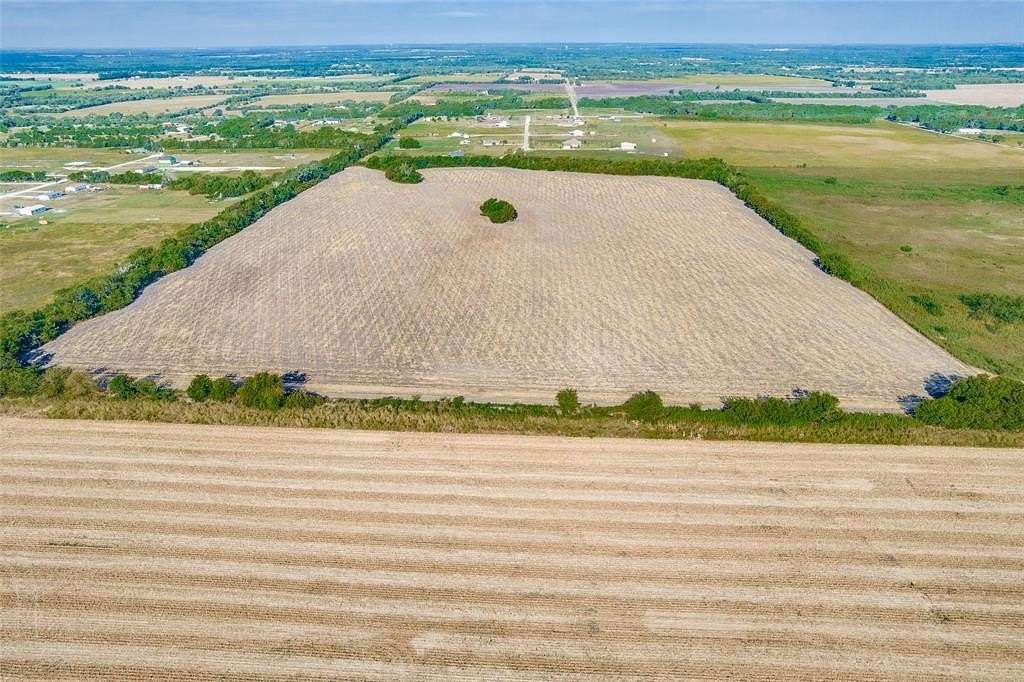 53 Acres of Land for Sale in Trenton, Texas