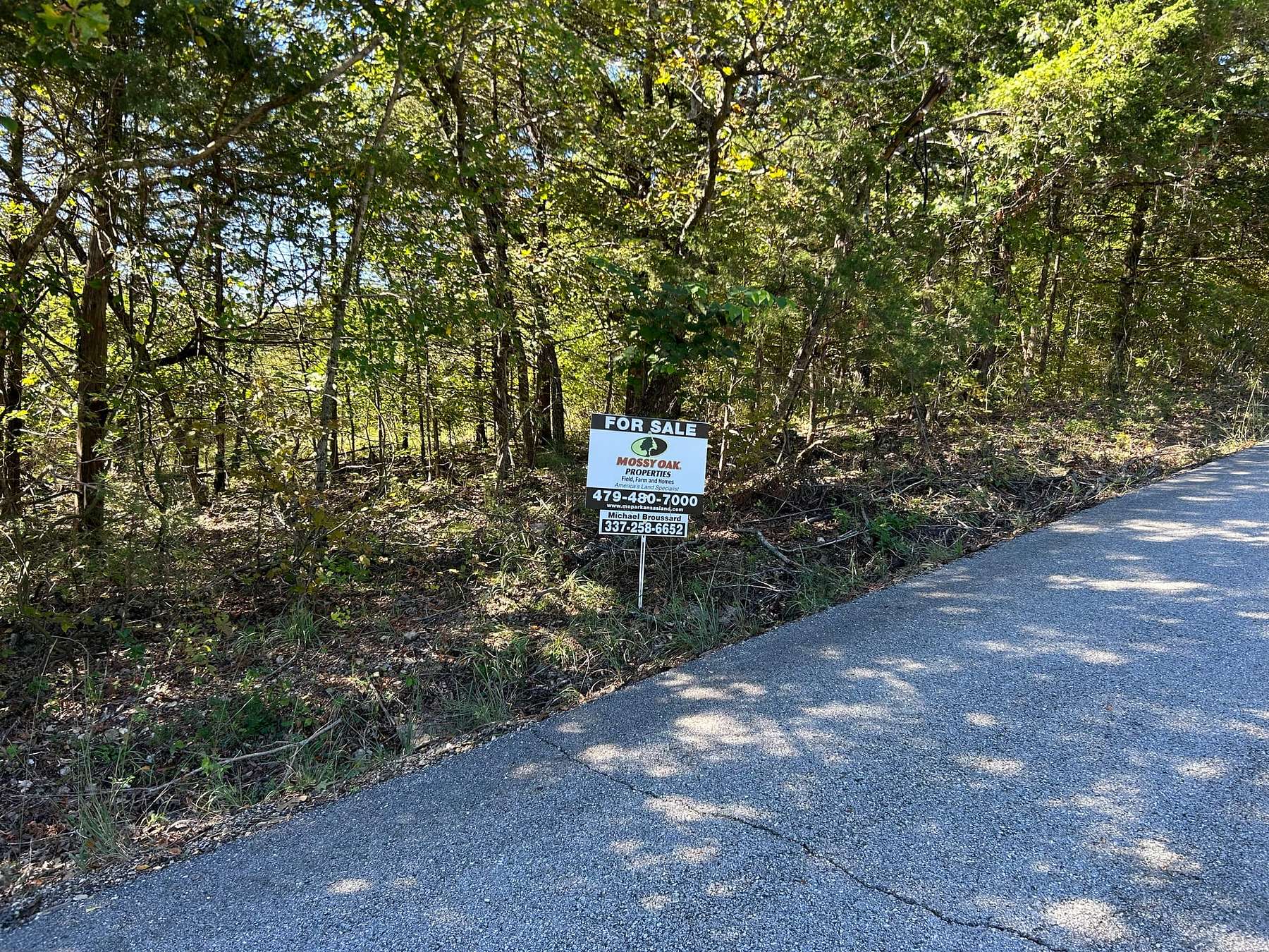 0.88 Acres of Residential Land for Sale in Holiday Island, Arkansas
