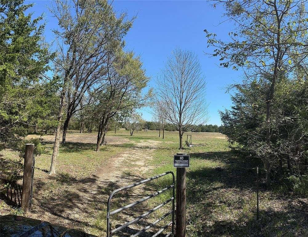 7.5 Acres of Land for Sale in Brashear, Texas