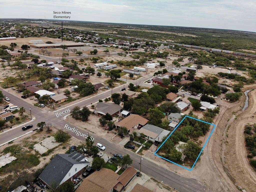 0.34 Acres of Residential Land for Sale in Eagle Pass, Texas