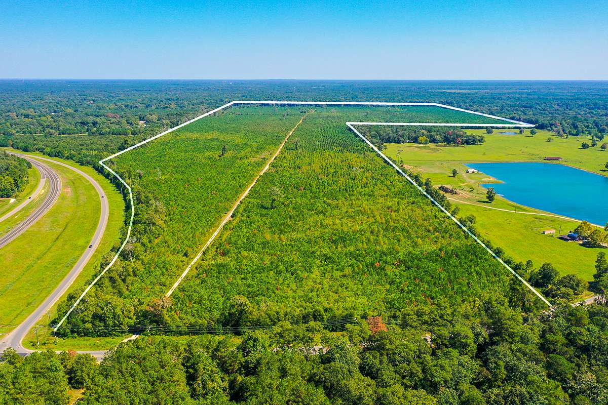 323 Acres of Recreational Land & Farm for Sale in Cleveland, Texas