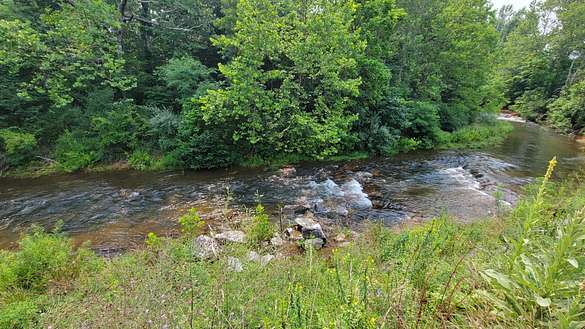 4 Acres of Recreational Land & Farm for Sale in Lyndhurst, Virginia