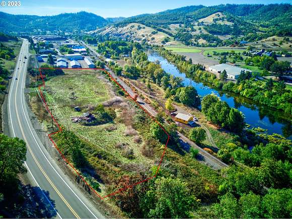 5.3 Acres of Commercial Land for Sale in Roseburg, Oregon