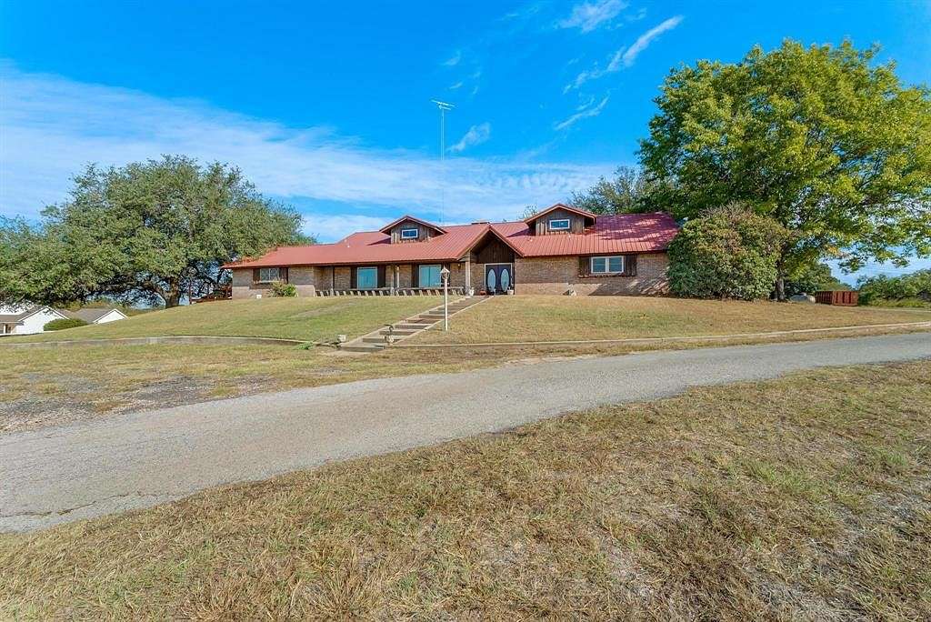 6.699 Acres of Residential Land with Home for Sale in De Leon, Texas