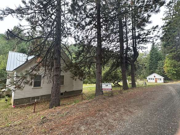 78.4 Acres of Recreational Land for Sale in Haines, Oregon