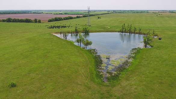 332 Acres of Recreational Land & Farm for Sale in Burlington, Texas