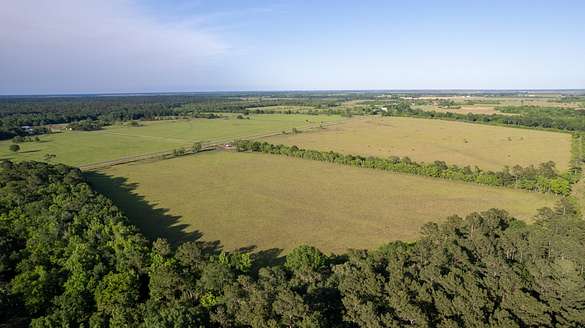 429 Acres of Recreational Land & Farm for Sale in Hankamer, Texas