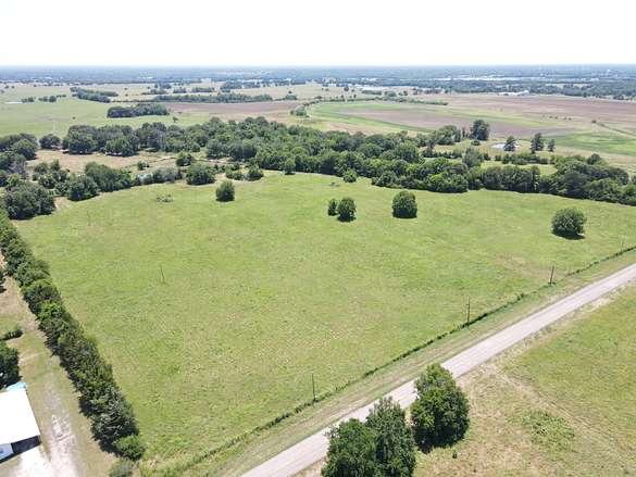 18.6 Acres of Recreational Land for Sale in Clarksville, Texas