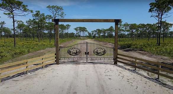 720 Acres of Land for Sale in Okeechobee, Florida