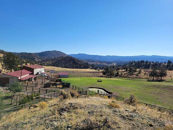 120 Acres of Land with Home for Sale in Prineville, Oregon