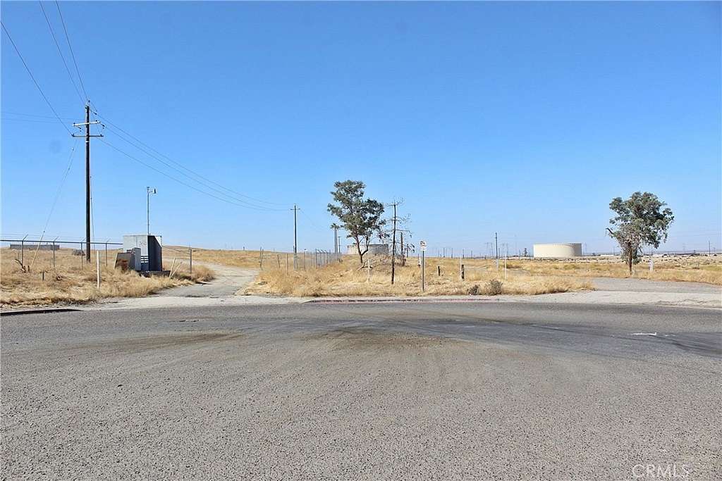 19.9 Acres of Commercial Land for Sale in Kettleman City, California