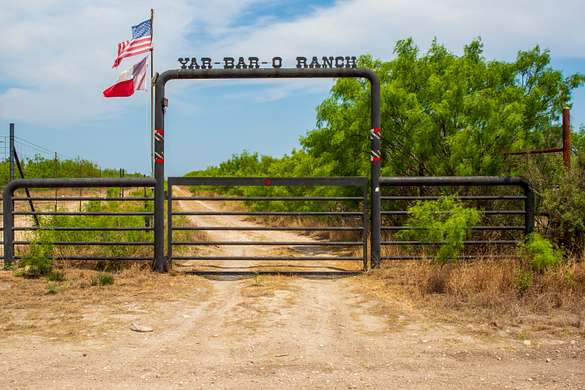 662 Acres of Recreational Land & Farm for Sale in Spofford, Texas