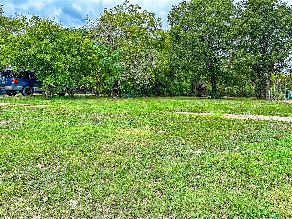 0.16 Acres of Residential Land for Sale in Corsicana, Texas