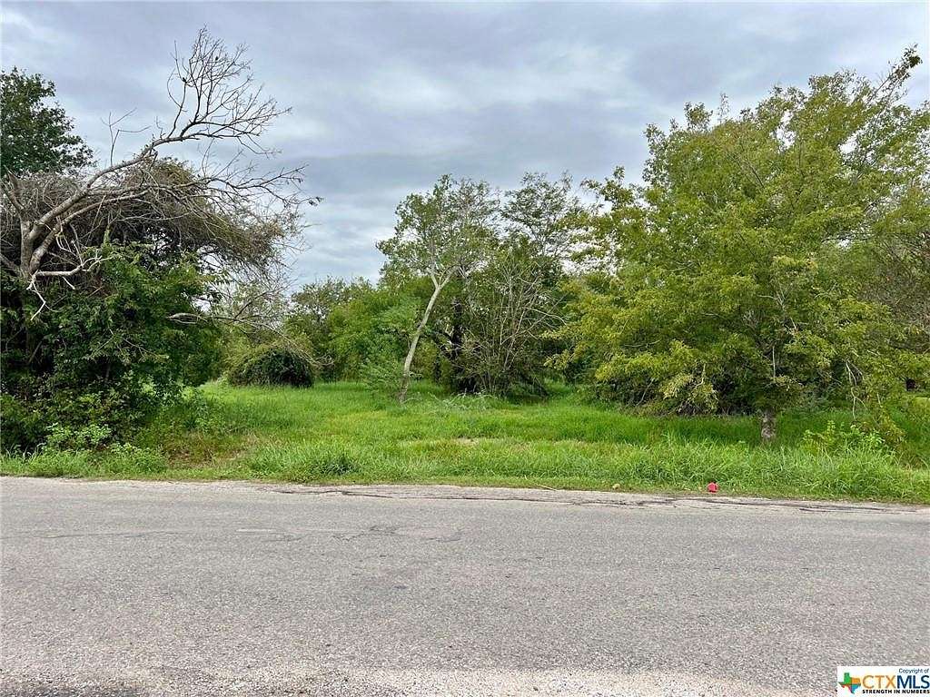 3.1 Acres of Land for Sale in Edna, Texas