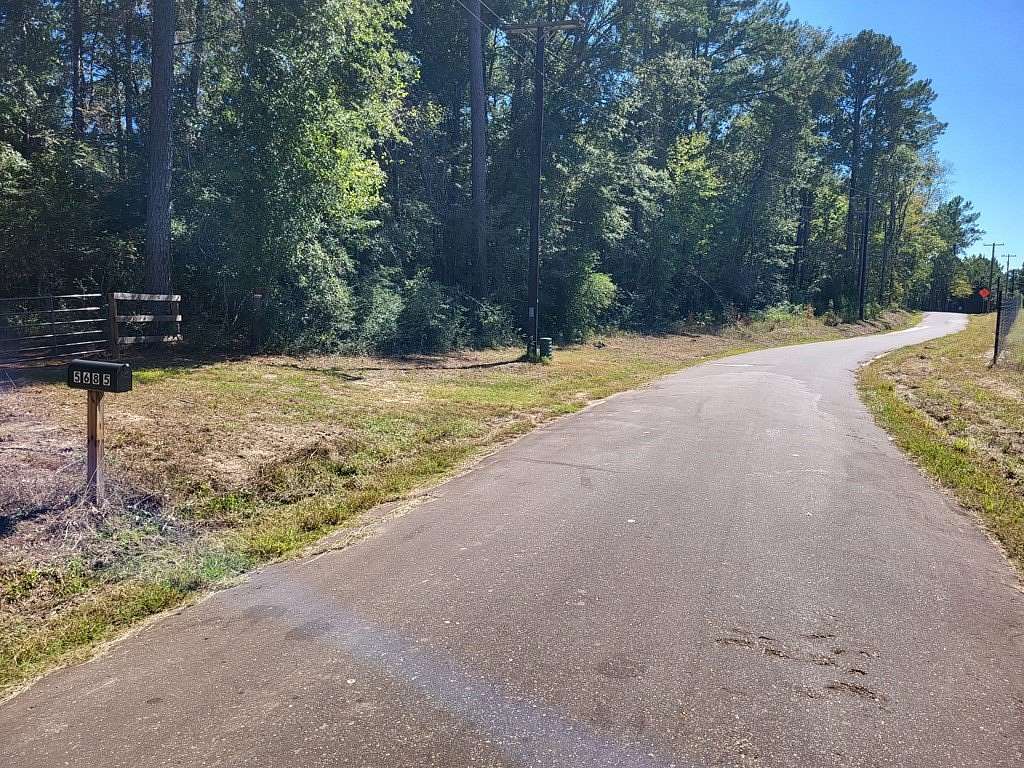 14.433 Acres of Land for Sale in Lufkin, Texas