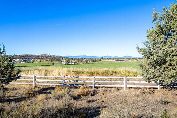 13.3 Acres of Land with Home for Sale in Terrebonne, Oregon