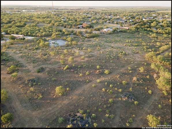 11 Acres of Land for Sale in Pearsall, Texas