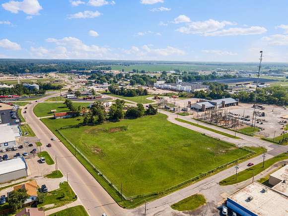 4 Acres of Commercial Land for Sale in Clinton, Missouri