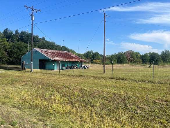10.3 Acres of Land with Home for Sale in Mexia, Texas