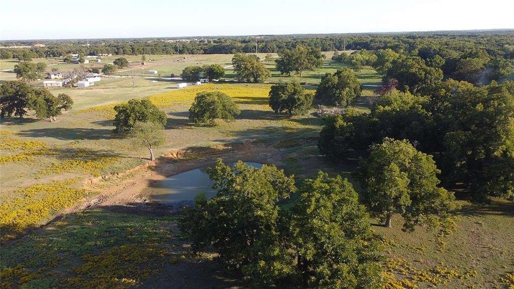 7 Acres of Commercial Land for Sale in Whitesboro, Texas