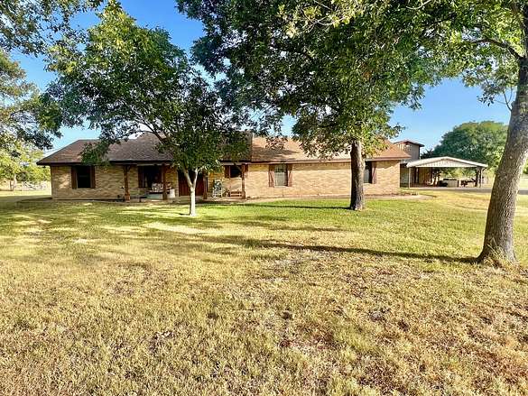 6.5 Acres of Land with Home for Sale in Robinson, Texas