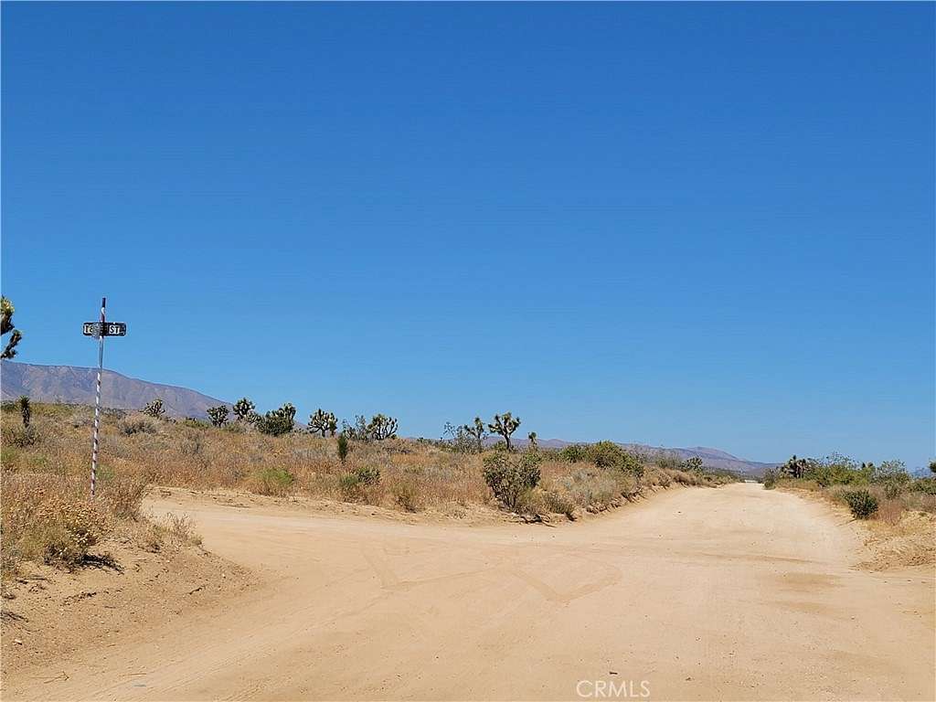 3.503 Acres of Residential Land for Sale in Llano, California