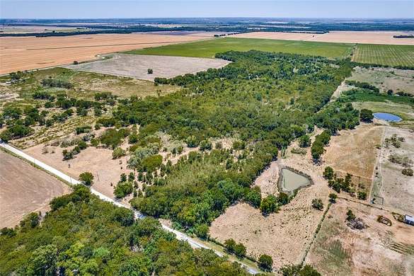 32.3 Acres of Land for Sale in Southmayd, Texas