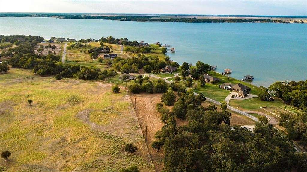 1.8 Acres of Residential Land for Sale in Corsicana, Texas