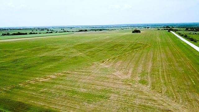 11 Acres of Land for Sale in Lindsay, Texas