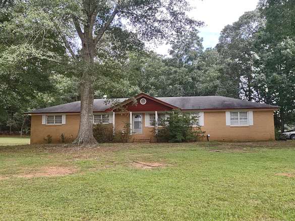 2.5 Acres of Residential Land with Home for Sale in Jonesboro, Georgia