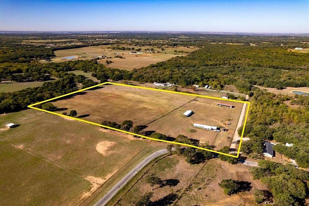 16 Acres of Recreational Land & Farm for Sale in Valley View, Texas