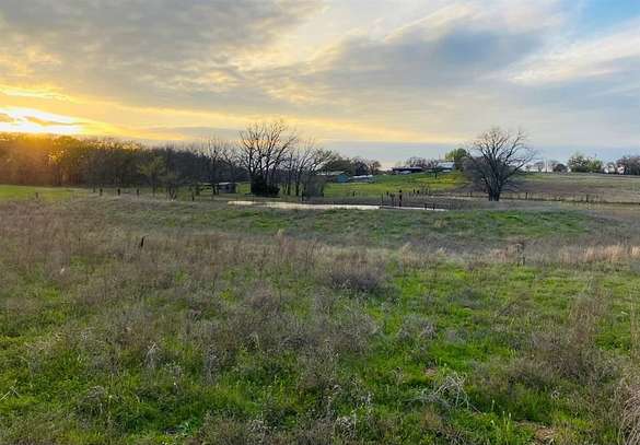 17.6 Acres of Agricultural Land for Sale in Covington, Texas