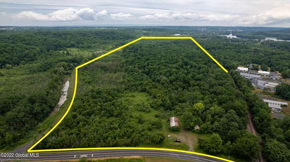 133 Acres of Land for Sale in Halfmoon, New York