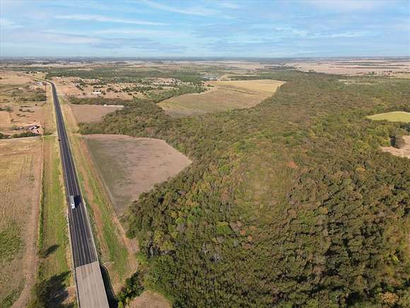 18 Acres of Land for Sale in Italy, Texas