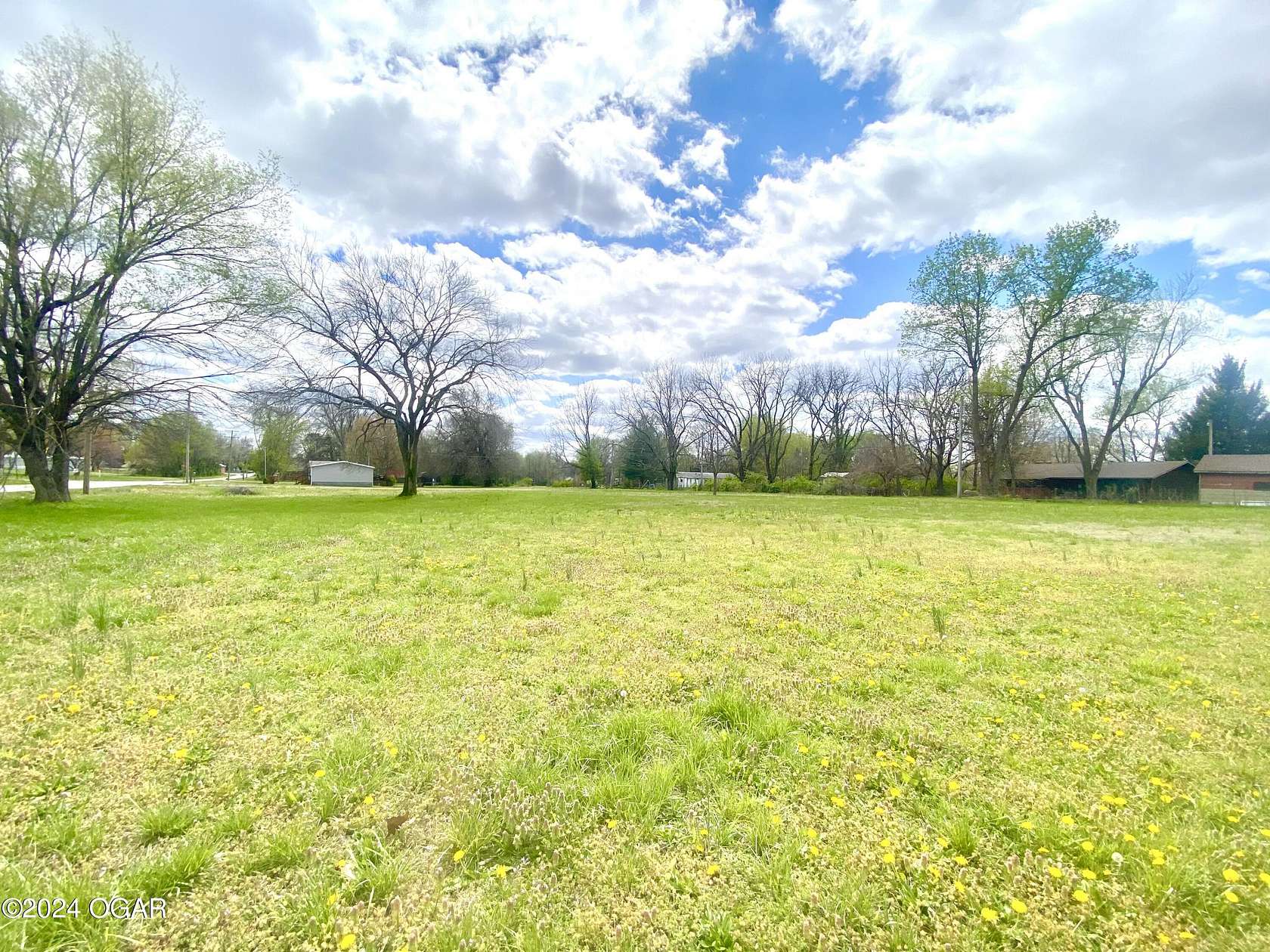 0.92 Acres of Residential Land for Sale in Carthage, Missouri