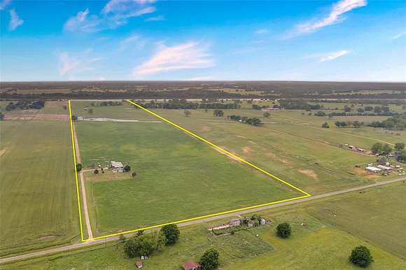 124 Acres of Agricultural Land with Home for Sale in Ravenna, Texas