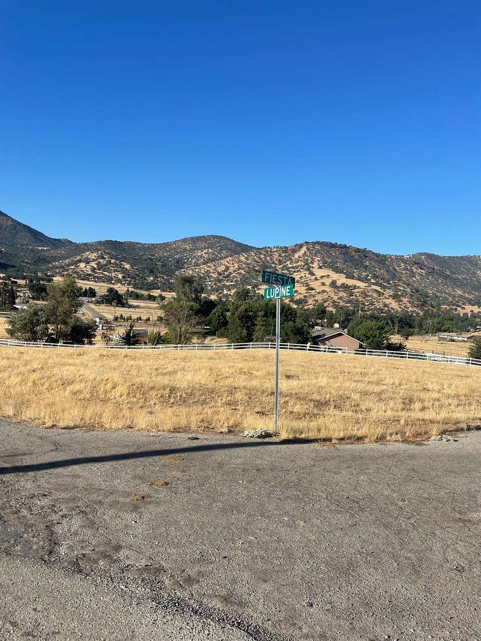 1 Acre of Residential Land for Sale in Sanger, California