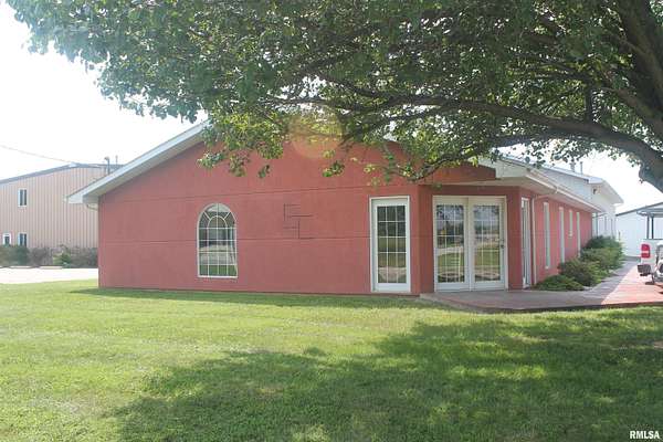 2 Acres of Improved Commercial Land for Sale in Carbondale, Illinois